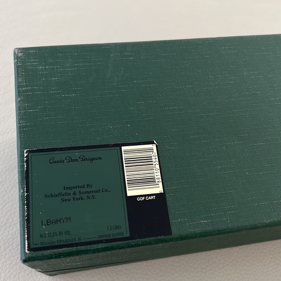 Vintage 1990 Dom Perignon Champagne Gift Box with pamphlet - Picture 8 of 8